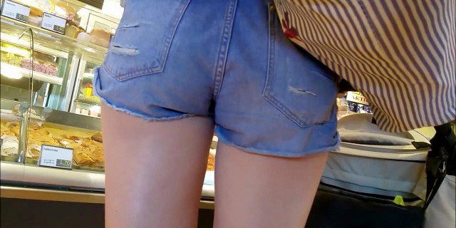 Hound D. reccomend jean shorts voyeur
